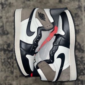 Air Jordan 1 “Mocha”